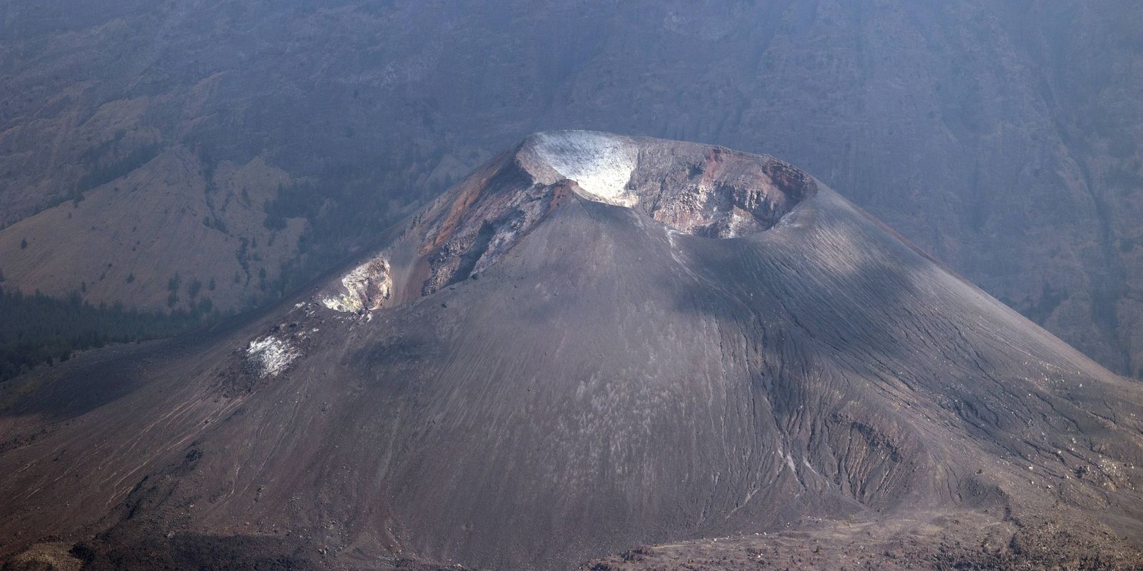 Governador admite que infraestrutura no Monte Rinjani é insuficiente