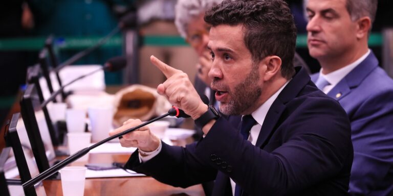 Janones é suspenso por três meses em Conselho de Ética da Câmara