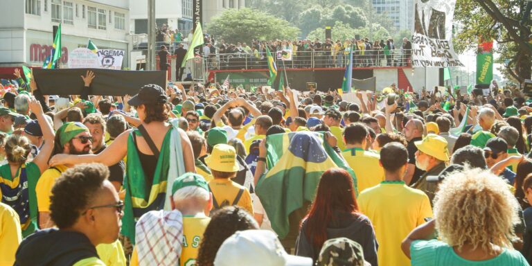 Ato em São Paulo pede anistia a Bolsonaro e exalta Trump