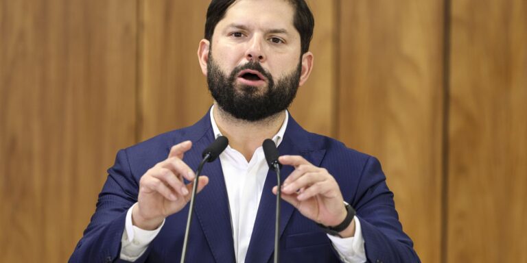 Boric e Petro se manifestam após condenação de Bolsonaro