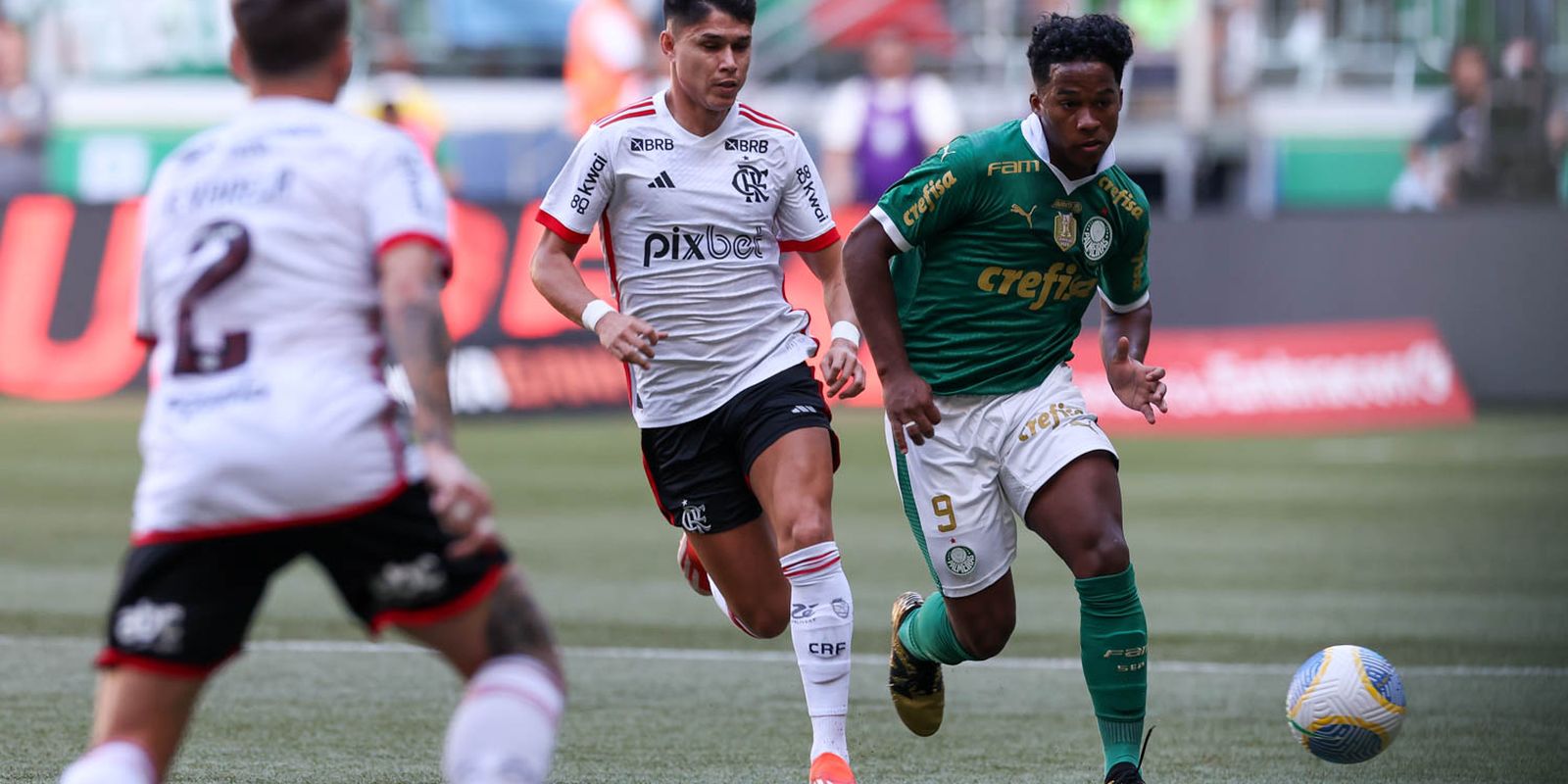 Rádio Nacional transmite ao vivo emoções de Flamengo x Palmeiras