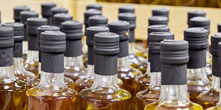 Anvisa proíbe venda de azeite e suspende doce de leite e sal grosso