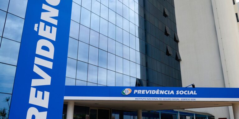 Fila do INSS cai 16% em dois meses após análise de 500 mil processos