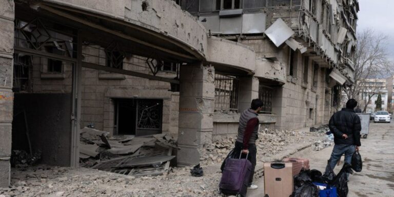 Israel e EUA atacaram 125 mil unidades civis e 32 universidades no Irã