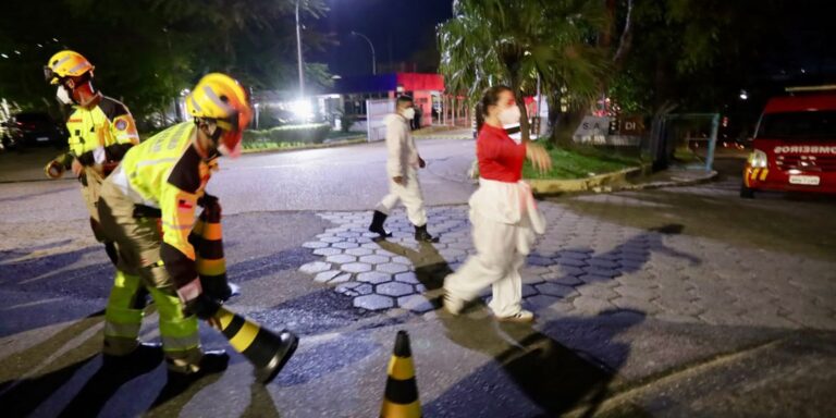 Bombeiros controlam vazamento de gás tóxico em fábrica de Manaus