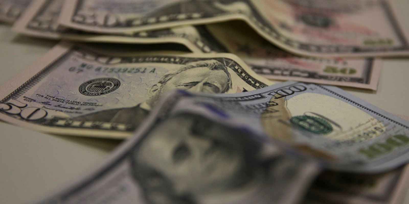 Brasil e EUA retomam negociação após tarifaços de 25% e 12,5%