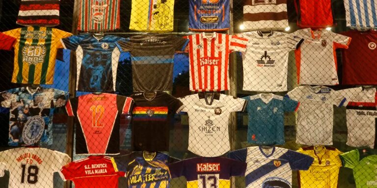 Memórias da Várzea: exposição conta histórias do futebol comunitário