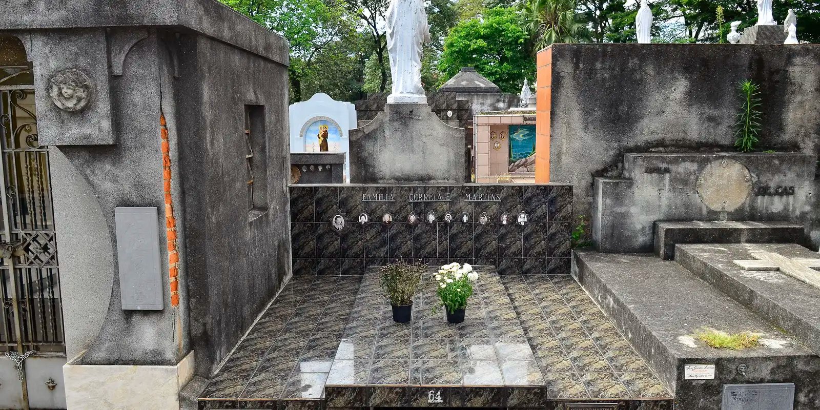 Polícia de SP investiga venda de dados de mortos a funerárias